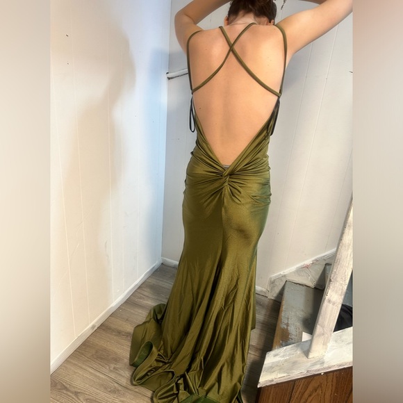 Size small - Picture 3 of 5